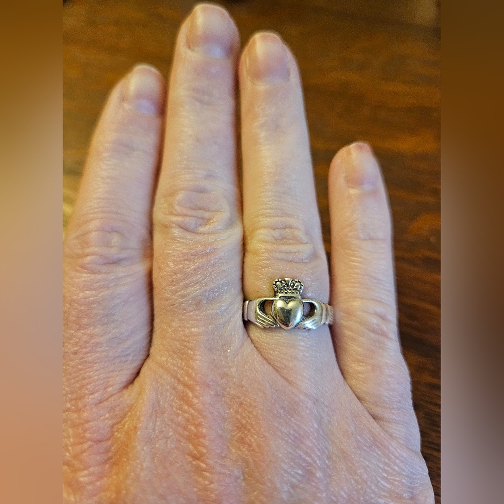 Sterling silver claddagh ring